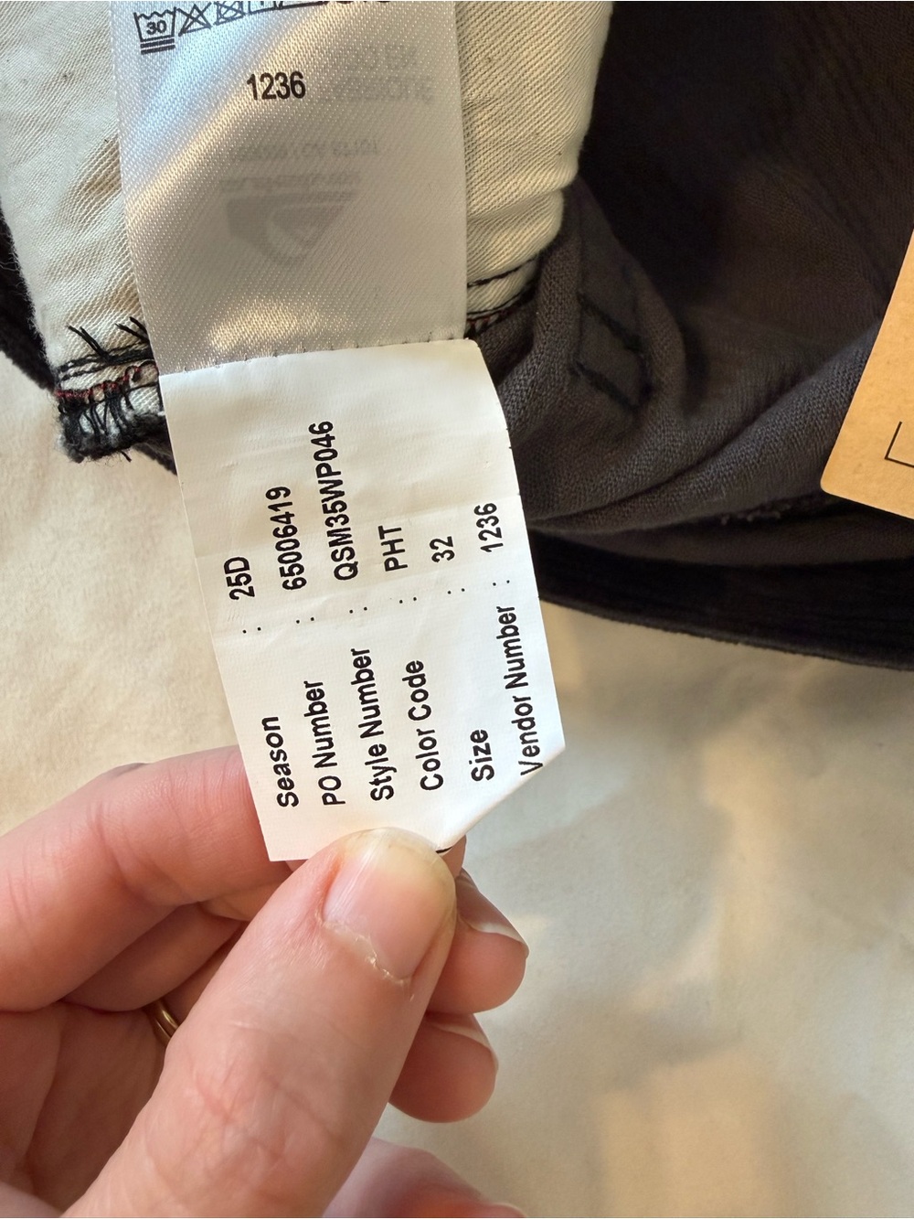 NWT Quicksilver Landers Cord Pants Regular Fit Corduroy 5-Pocket Black Men’s 32 - Picture 14 of 14